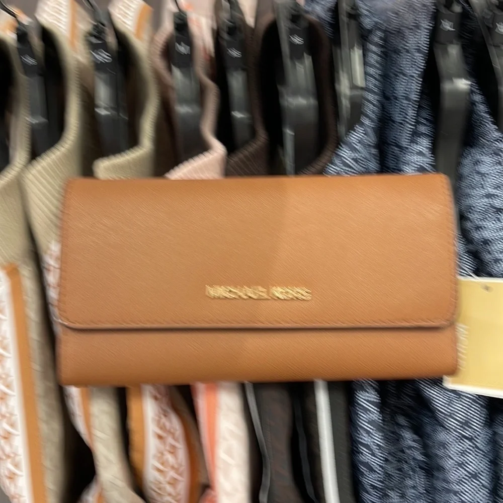 MICHAEL KORS JET SET TRAVEL LARGE TRIFOLD WALLET LUGGAGE COLOR